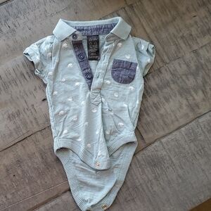 George onesie with collar size 0 to 3 months
